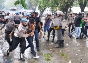 Aksi Mahasiswa Tolak Omnibus Law di Palu Berakhir Bentrok