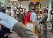 Gubernur Longki Menangis Saat Melepas Jenazah Aminuddin Ponulele