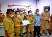 Serahkan SPPT PBB-P2, Bupati Sigi Minta Kesadaran Warga Membayar Pajak