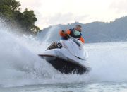 Sambil Promosikan Pulau Mohinggito, Rusli Habibie Jaga Kebugaran Dengan Kendarai Jet Ski