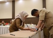 Sekretaris DPRD Provinsi Sulteng Tandatangani Perjanjian Kinerja dengan Gubernur Sulteng