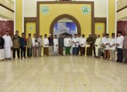 Penjagub Hamka Tarawih Berjamaah di Masjid Darul Arqam