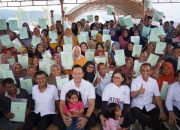 Ke Palu, AHY Serahkan 655 Sertifikat Huntap di Kelurahan Petobo
