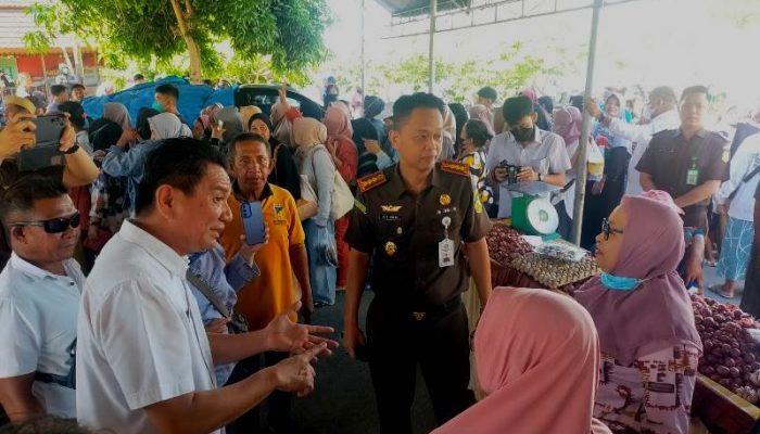 Pasar Murah Kejari Palu diserbu Warga. Ada Subsidi Kajari dan Kabulog