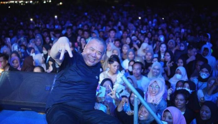 Ribuan Warga Parimo Banjiri “Panggung Politik” Ahmad Ali