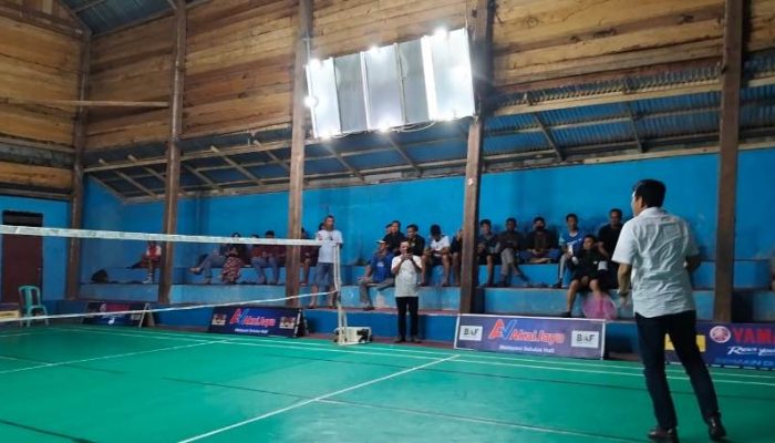 Erwin Burase Resmi Buka Turnamen Badminton Armanda 2024 di Parigi Moutong