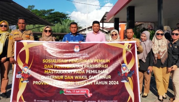 KPU Sulteng Kenalkan Pemilukada Dengan Konvoi, Bagi Bunga dan Coklat