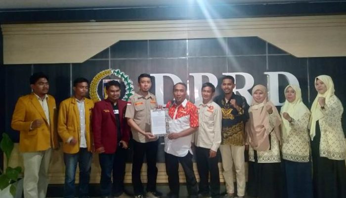 Terkait Larangan Hijab Paskibraka, Fraksi PKS DPRD Sulteng Terima AMM Sulteng. Minta Pejabat BIP di Evaluasi