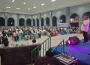 Ahmad Ali Serahkan Bantuan Ambulans di Huntap Tondo 1