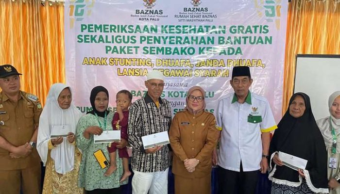 Baznas Palu Serahkan 125 Paket Zakat, Infak dan Sedekah