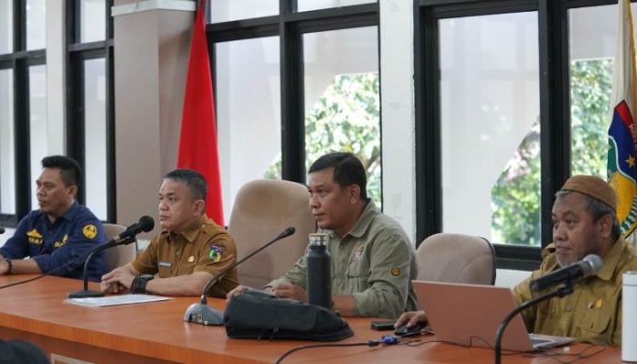 Wali Kota dan DLH Palu Bahas Penanganan Kebersihan Dengan Metodologi Urban Akupuntur