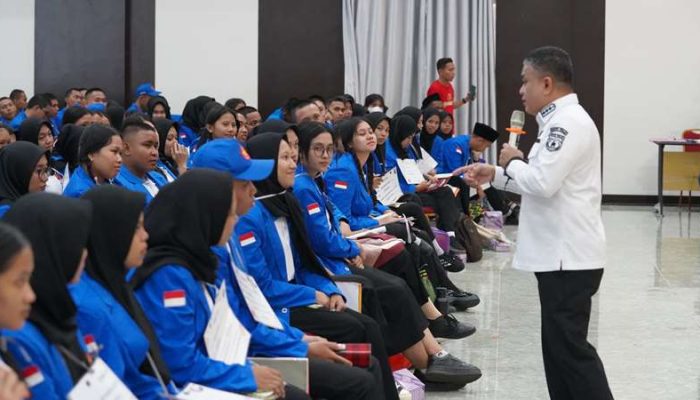 Wali Kota  Palu Masuk Kampus