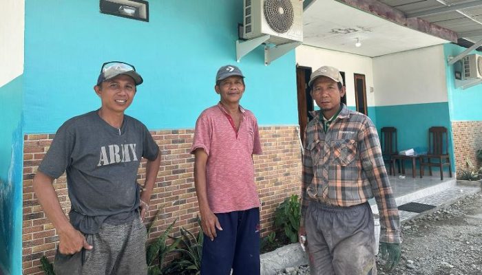 Warga Kasimbar Ini Mengidolakan Anwar Hafid Karena Merakyat