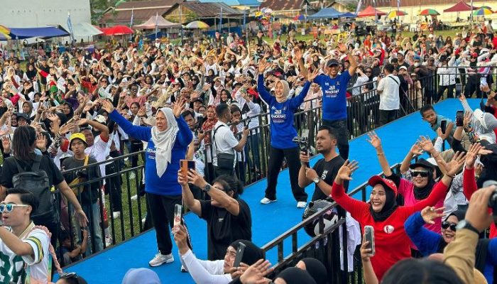 Reny Lamadjido Kampanyekan Hidup Sehat di Zumba Massal Perempuan BERANI Parimo