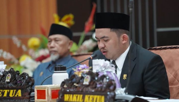Pimpin Paripurna Tutup Buka Masa Sidang, Anugrah Pratama Titip Pesan Sukseskan Pilkada 2024
