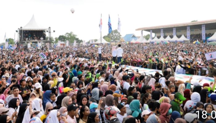 Kampanye Perdana Anwar- Reny di Luwuk dihadiri Puluhan Ribu Pendukung