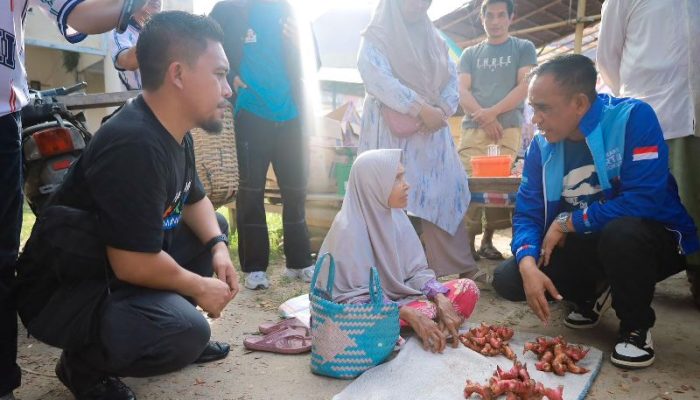 Blusukan ke Pasar Parigi, Anwar Hafid Tampung Aspirasi Pedagang