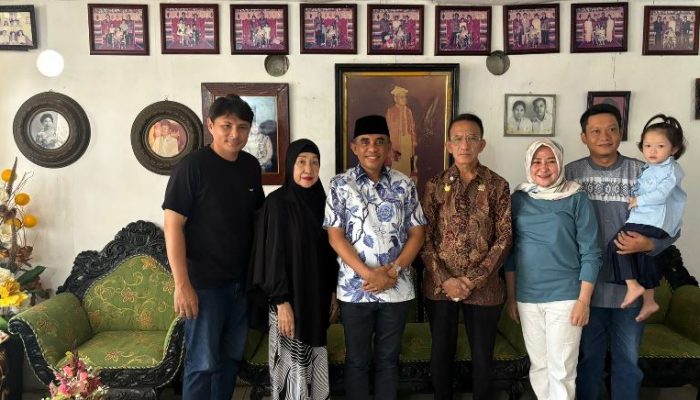 Kunjungi Keluarga Raja Banggai, Anwar Hafid Usung Gagasan Forum Adat