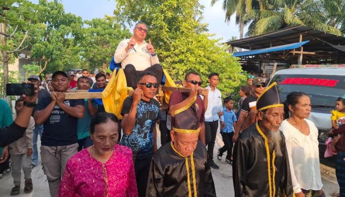 Di Sulubombong Banggai, Ahmad Ali Diperlakukan Spesial Warga Desa