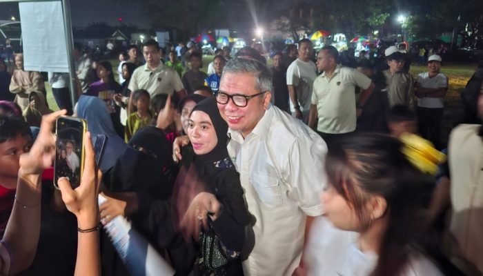 Program Seragam Sekolah Gratis Disambut Gembira Ibu-ibu di Tatura Utara