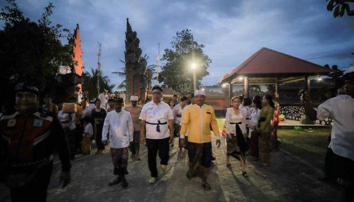 Hadiri Piodalan Pura Agung di Sulteng, Umat Hindu Harap Ahmad Ali Wujudkan Kesetaraan Golongan