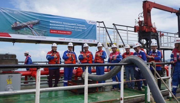 Kado HUT ke-67, Pertamina Patra Niaga Sulawesi Resmikan Jetty Kapal Industri di Integrated Terminal Kendari. Langsung Penyaluran Backloading Biosolar B35 Industri