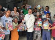 Wim Al-Amri dan Fathur Razaq Tebar Kebahagiaan Natal di Lekatu dan Dusun Wana