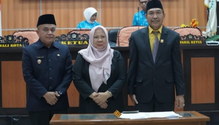 DPRD Palu Umumkan Pemberhentian Hadianto dan Reny Lamadjido