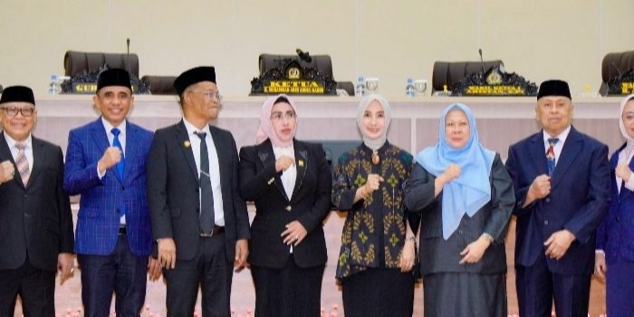 DPRD Sulteng Sahkan Anwar Hafid – dr Reny Lamadjido sebagai Gubernur dan Wakil Gubernur Terpilih