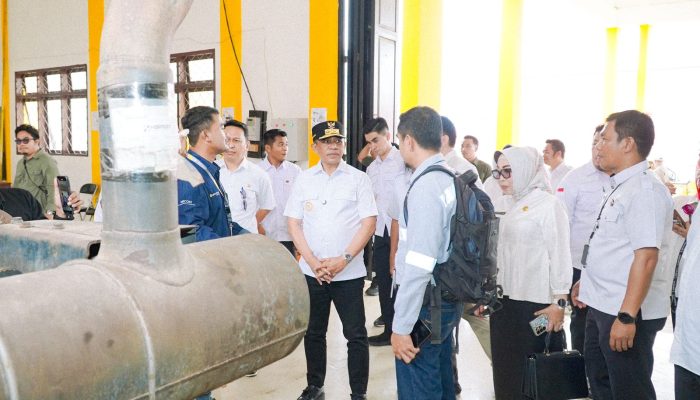 Gubernur Sulteng Apresiasi Hibah Alat Praktik dari PT United Tractors untuk SMKN 8 Palu