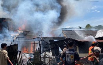 Lebaran yang Terhenti oleh Kobaran Api di Jalan Dako Raya Perumnas