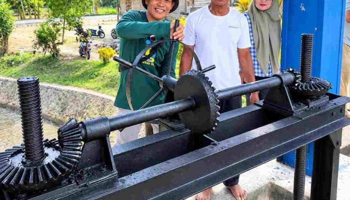 Taufik Buka Pintu Air Bendung Tende Lalos, Petani Diminta Bergerak Cepat Sambut Musim Tanam Okmar
