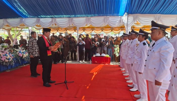 Lantik 14 Kepala Desa di Tinabogan, Bupati Tolitoli Tekankan Amanah, Gotong Royong, dan Pembangunan Desa